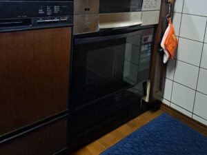 神奈川のキッチン取付け隊　ガスオーブンの取替　施工前